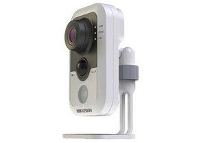   IP- HikVision DS-2CD2412F-IW