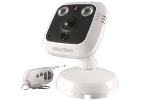   IP- HikVision DS-2CD8464F-EI